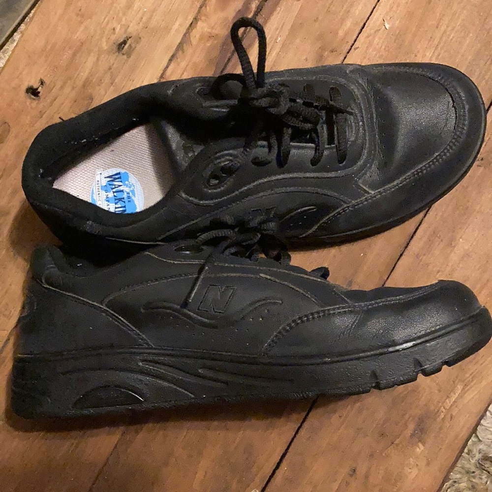 Orthopedic walking sneakers